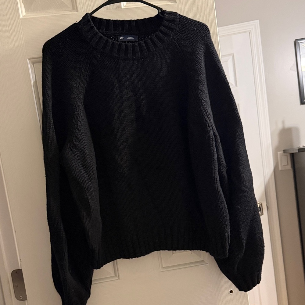 GAP Black Pullover Sweater